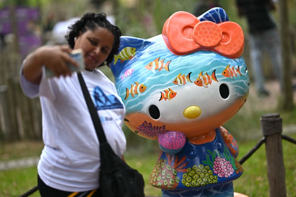 BRAZIL-HELLO KITTY-ANNIVERSARY-PARADE